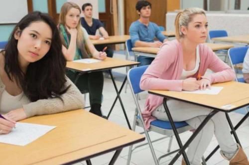  「我国」为何我国很多有钱家庭都喜欢把孩子送国外留学？这三点是关键所在