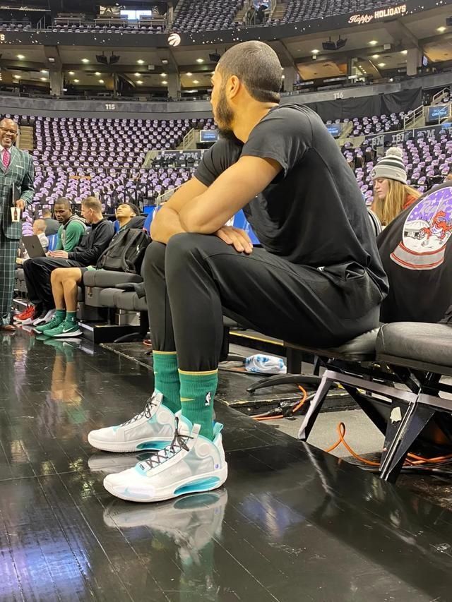  「球鞋」NBA球员上脚：塔图姆这赛季穿的球鞋，超多AJ34个人配色！