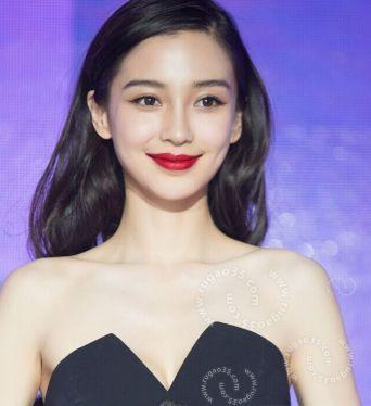 杨颖留空气刘海,唐嫣留空气刘海,郑爽留空气刘海,差别有点大!