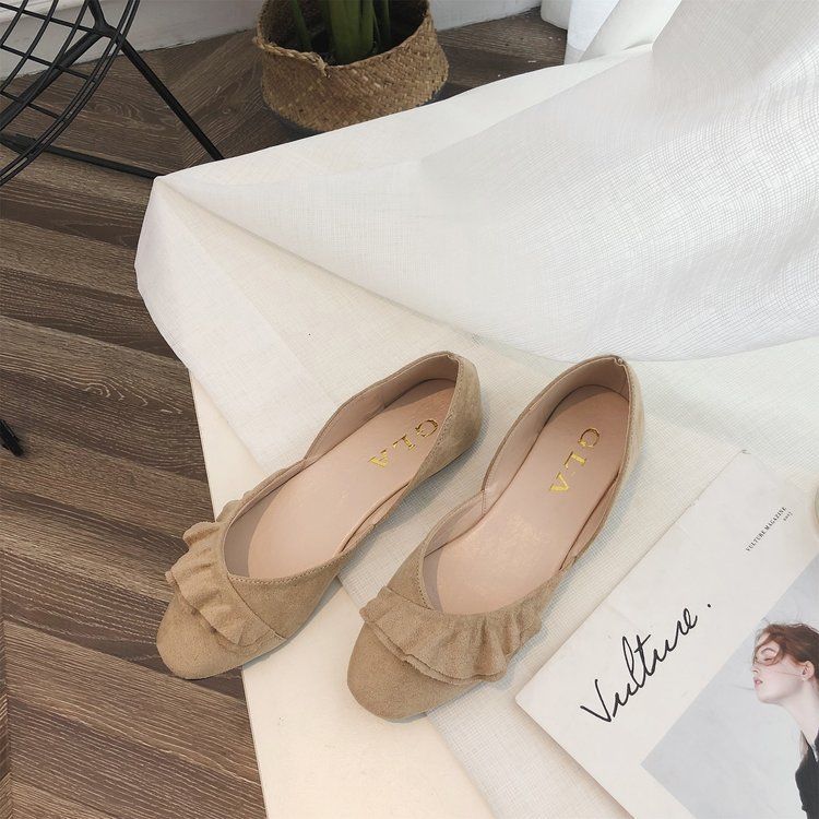 9月把高跟鞋全扔了吧，今年流行穿:船鞋/瓢鞋!洋气显瘦高美