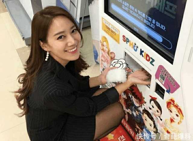 街拍美女：空姐的日常生活照！简直太美丽了