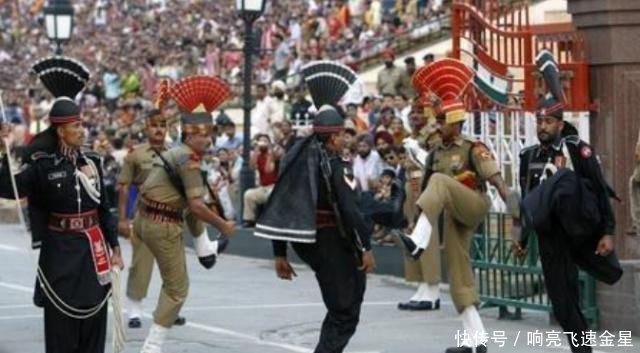 一言不合就“斗舞”，印巴边境上演另类“战斗”，脚真的不痛吗