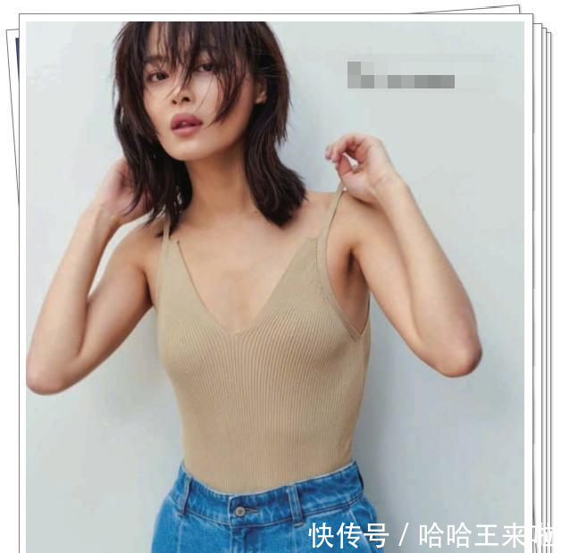 辛芷蕾为秀性感，背带裤只穿下半身，网友目光全被这小蛮腰锁定了