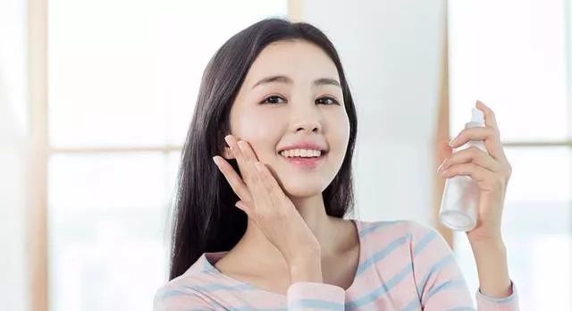女人毛孔粗大怎么办?日常护肤做好就能逐渐改善