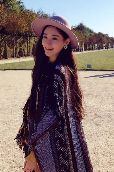 婆婆被抓，假疫苗老总儿媳现身街头，转移资产要跑路？