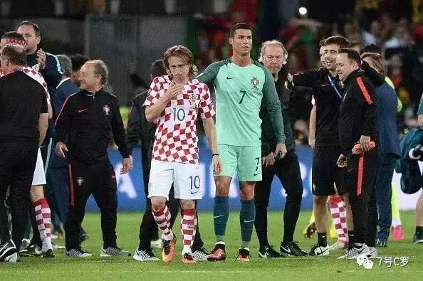 让不和谣言全部打脸!魔笛透露C罗祝贺短信，6年队友情不是说散就