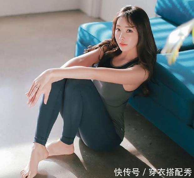 灵动甜美的打底裤美女，俏皮可人，穿出青春活力！