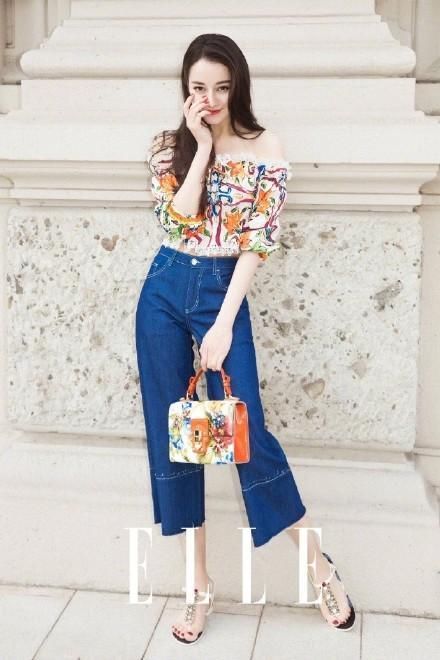 张韶涵撞衫迪丽热巴两次，谁输谁赢一目了然