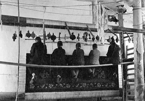 美国人在鞋盒里发现了6000张中国老照片，轰动全世界