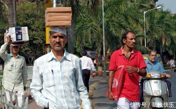 为何印度人,喜欢将物品顶在头上?