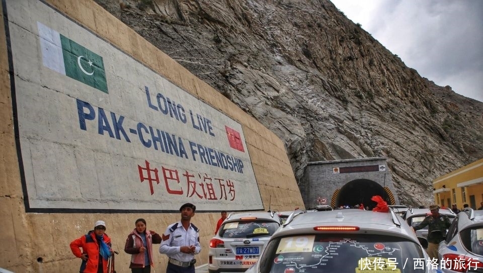 人民币一万块换了16万卢比,那在巴基斯坦能做什么?姑娘们告诉你