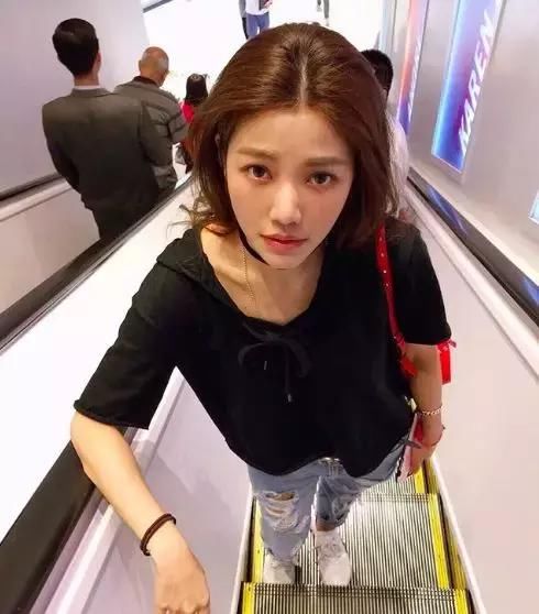 42岁冻龄“阿姨”颜值吊打未成年，“美少女”究竟吃了什么仙丹？