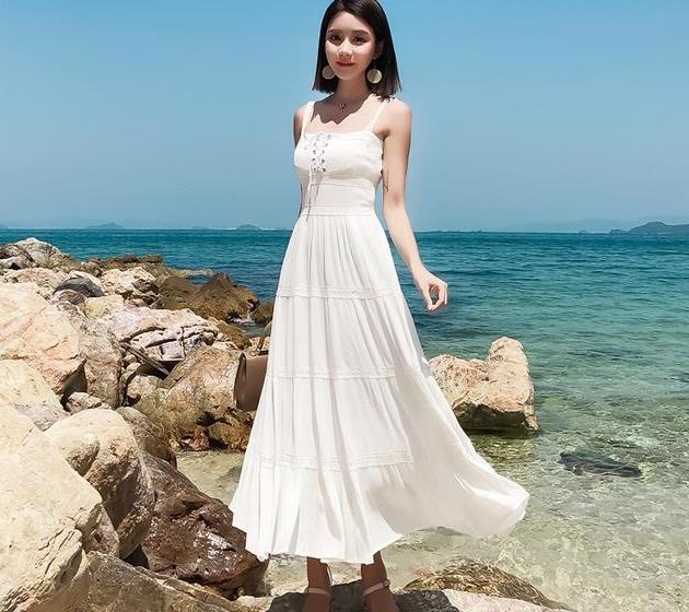 吊带连衣裙真的好美！专为身材好的你准备，一定别错过！