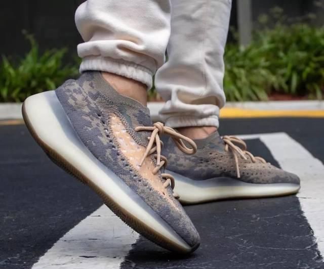  开启抽签发售：业务量挺大，Yeezy 380新＂Mist＂颜色29店摇签开售，速备案！