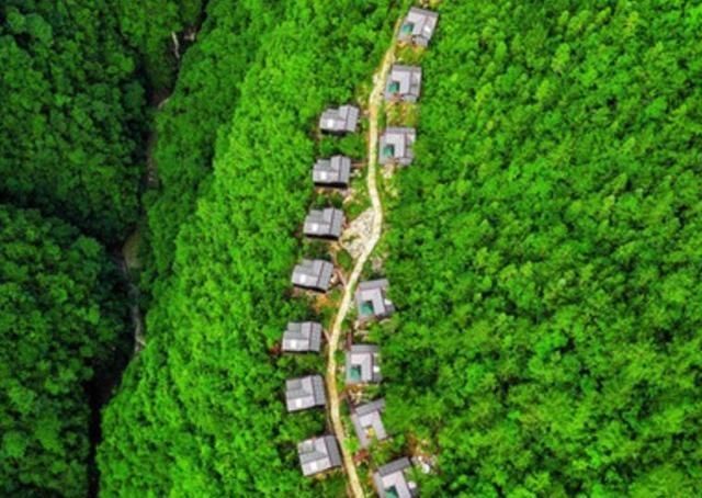 建在悬崖边的酒店，躺着就能看星空，身下却是百丈深渊