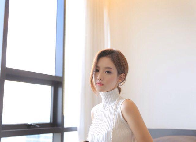 孙允珠小姐姐的黑丝诱惑，近看一个味，远看又是另一个味!