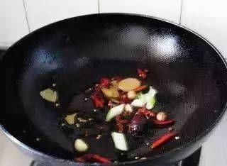  『辣椒』听说鸭脖和鸡爪是绝配……正宗秘方来袭，太过瘾！