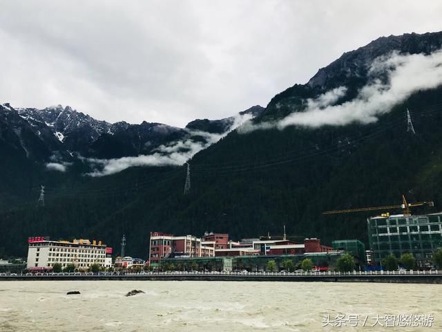 为什么去西藏旅游的人多而去新疆的人少