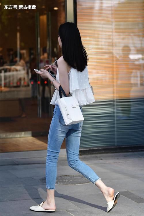 北京的时尚姑娘，夏天为什么更喜欢穿着牛仔裤？