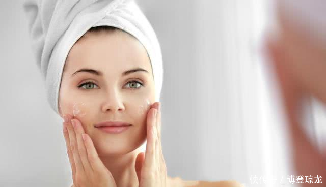 『皮肤表面』防晒霜和隔离霜到底先涂哪个?多数人都涂错了,怪不得皮肤黑