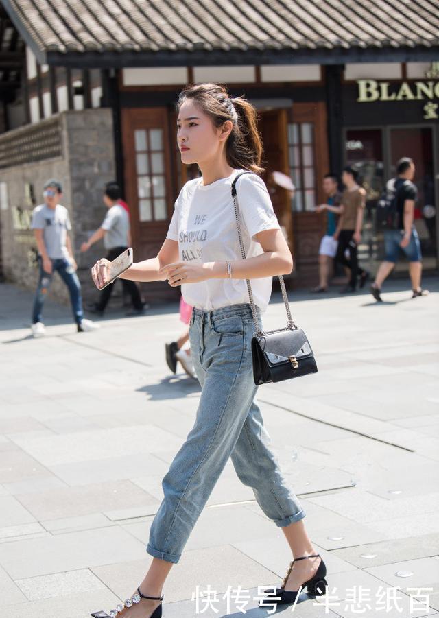 「美女」路人街拍,简洁的背心搭配六分打底裤,清清爽爽