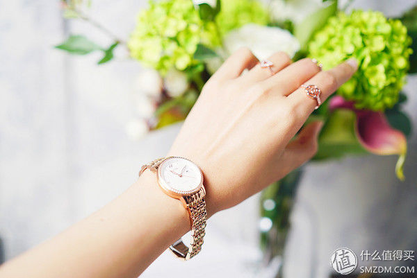 优雅灵动，简约时尚:飞亚达Charming时尚机械女表 真人试戴