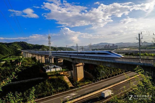  至少■高铁跑一趟的成本是多少？看过之后，网友：难怪高铁能亏4