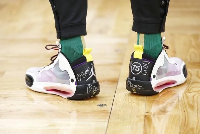 「球鞋」NBA球员上脚：塔图姆这赛季穿的球鞋，超多AJ34个人配色！