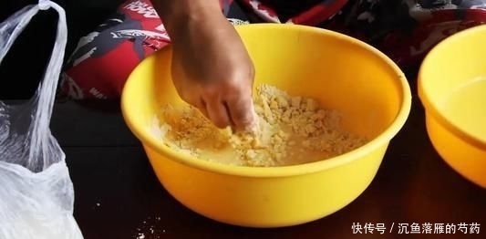  「常用」老白常用饵料配方，玉米粒和香蕉，草鱼钓到爆护