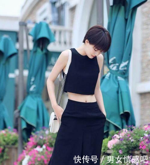 当徐璐阚清子同穿短裤现身，网友终于见识到蚂蚁腿与大象腿差距