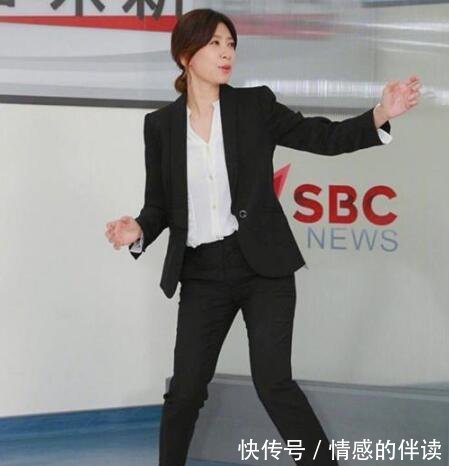 43岁贾静雯瘦到脸蛋凹陷，颧骨突出，网友：干瘦好丑