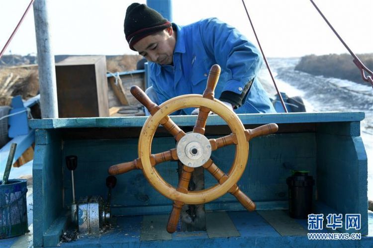 探访传统手工造船 没图纸全凭造船师傅眼光和经验