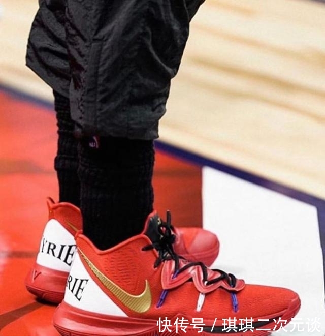  『球员』NBA球员上脚：欧文这赛季穿的球鞋，这些配色很有纪念意义！