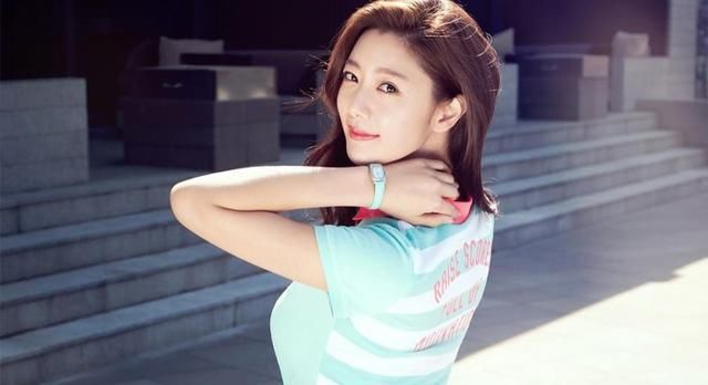 “亚洲第一美女”李成敏，身材完美拥有性感蚂蚁腰，32岁却仍未嫁