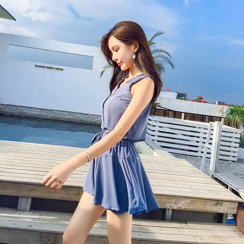 令男人怦然心动的“美肩裙”，清新迷人又白嫩，女人见了都羡慕