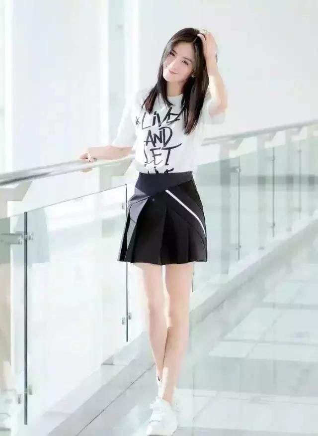 刚美了几天就又“打回原形”?谢娜这条大妈裙真是辣眼睛!