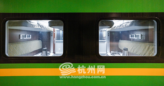 ＂绿巨人＂复兴号动车组服役杭州春运 普速铁路迈入动车时代