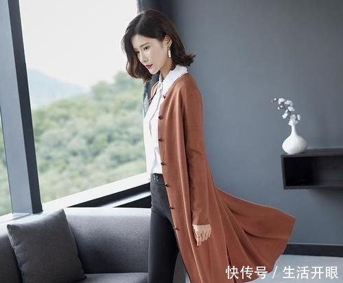  『半身裙』还有人在秋天穿连衣裙？换这三套应季的搭配看看，通勤约会都能穿