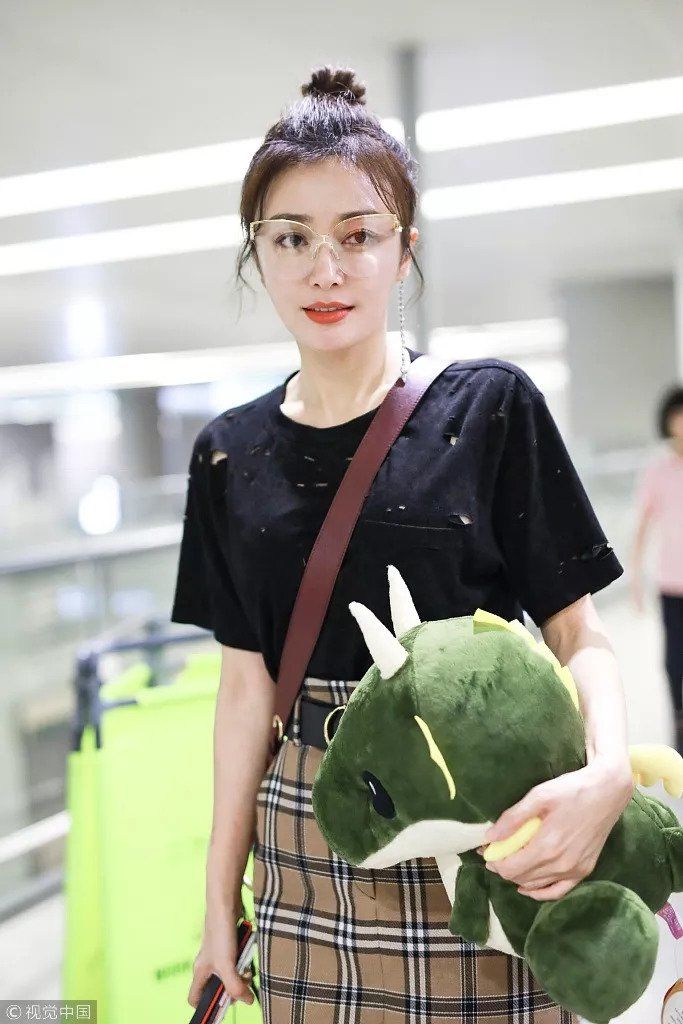 换个发型就能逆生长?热巴秦岚的灯笼辫我第一个pick