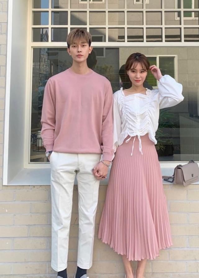  『情侣』适合情侣的春季穿搭，每一套都高级有范，和男朋友一起来种草吧