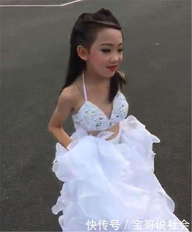 新娘请6岁小女孩当伴娘, 可女孩化妆后太漂亮, 抢了新娘的风头