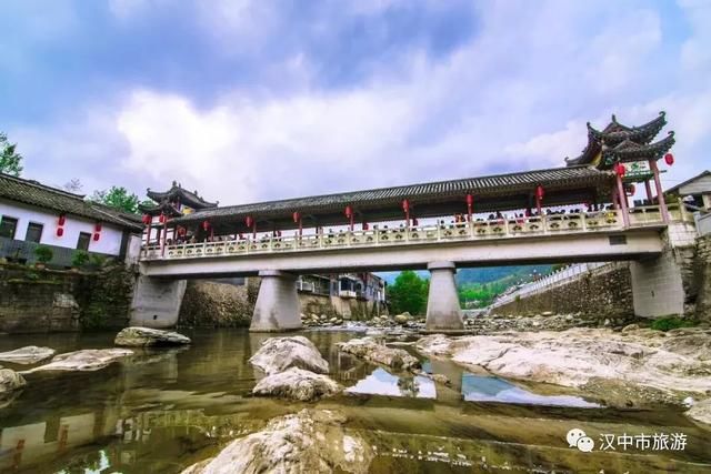 汉中青木川，油菜花已经开了!