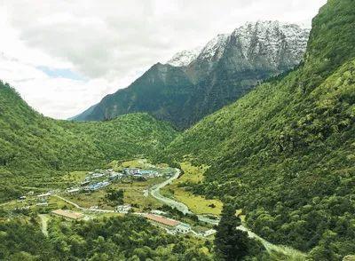 西藏：我站立的地方是中国