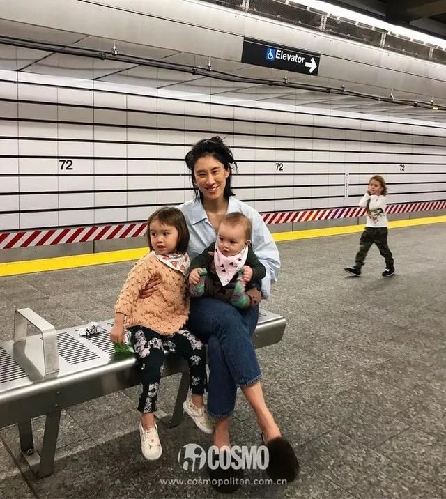 时髦办｜Eva Chen这个时髦精，夏天最爱还是衬衫+牛仔（和我一样