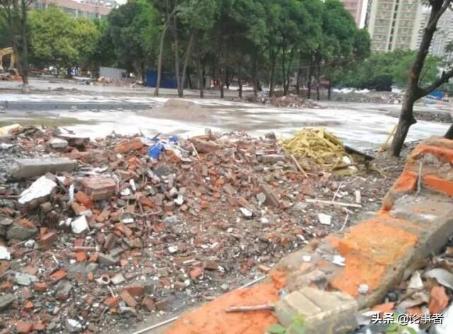  工业园：深圳某工业园搬走，曾经的厂房成了废墟，以后会建成什