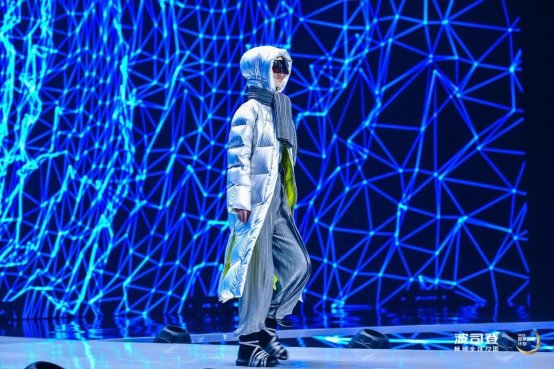 纽约时装周团宠!波司登为何吸引众多国际大咖看秀?