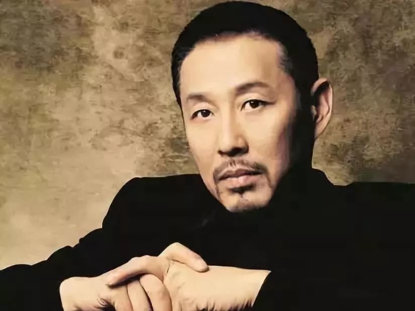  无所谓：大导演都‘’请不动‘’的演员，周星驰请她时，她还在麻雀台
