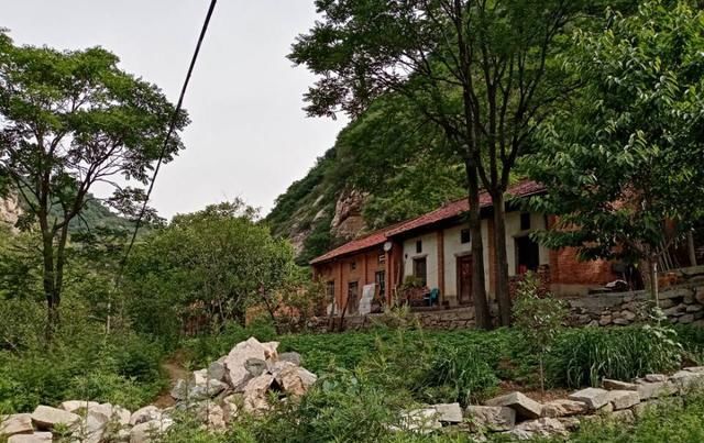  房子■农村的瓦房大量闲置，城里人难以居住，但有解决办法吗？