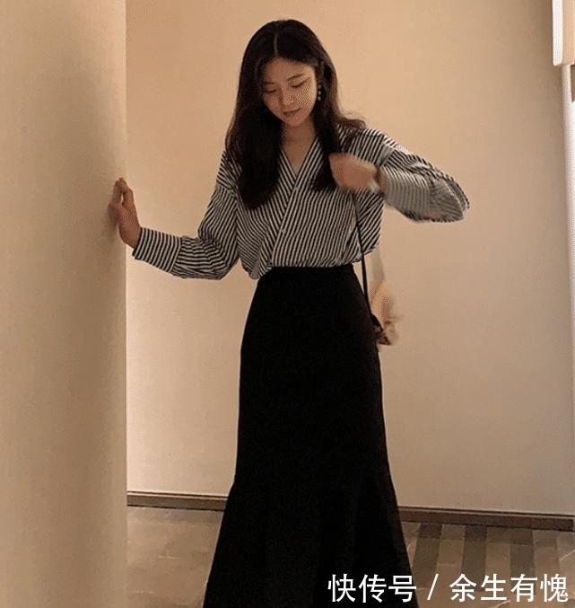  『美爆』聪明女生是不会只知道穿裤子的，学学她们这样穿，让你美爆全网