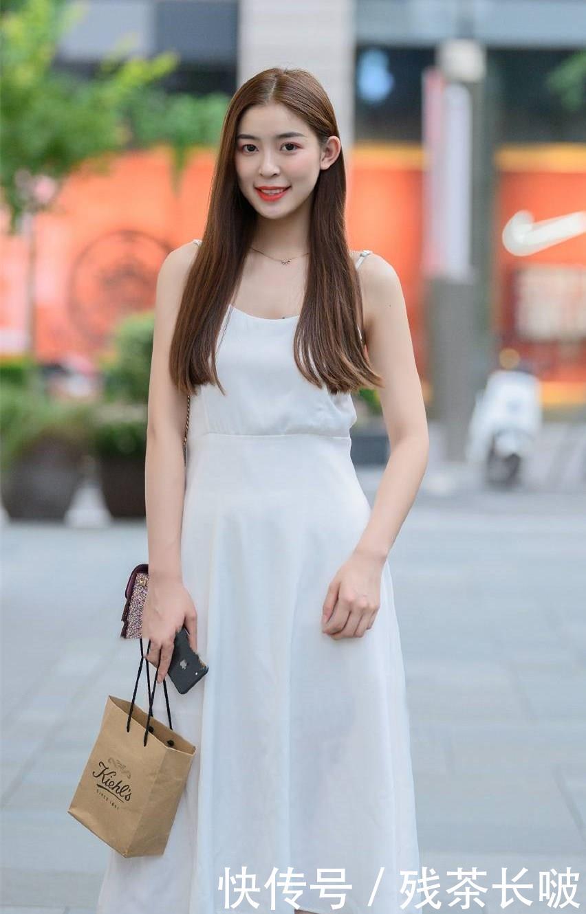  「小姐姐」女为悦己者容，连衣裙穿在气质优雅的美女身上，身姿飘逸美感十足
